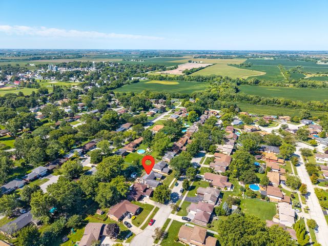 520 Chestnut Lane, Beecher, IL 60401