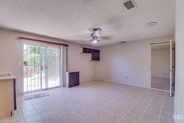 2101 S Julian Avenue, Bakersfield, CA 93304