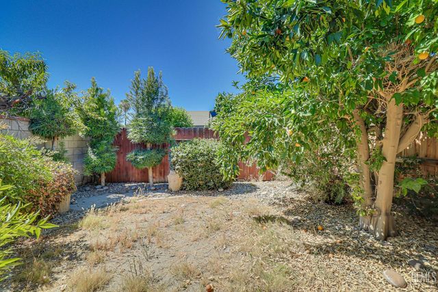 2101 S Julian Avenue, Bakersfield, CA 93304