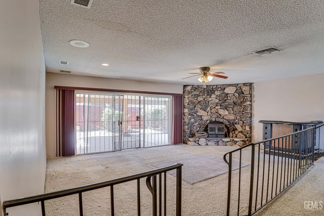2101 S Julian Avenue, Bakersfield, CA 93304