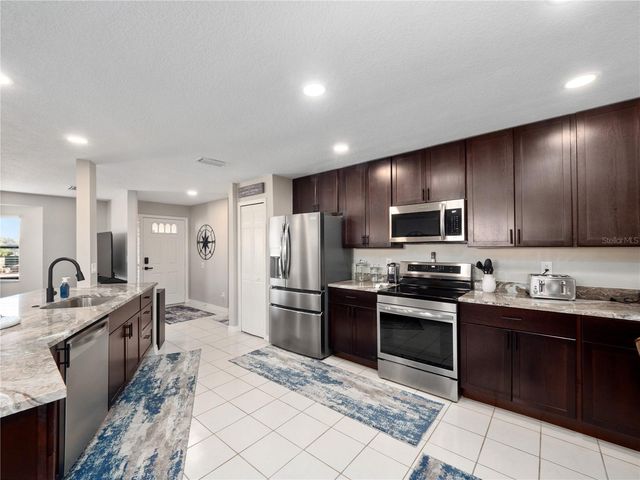 21821 KING JOHN STREET, Leesburg, FL 34748