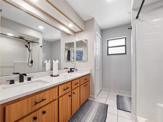 21821 KING JOHN STREET, Leesburg, FL 34748