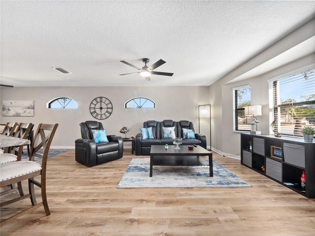 21821 KING JOHN STREET, Leesburg, FL 34748