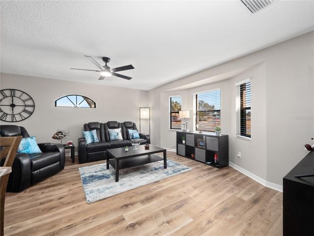 21821 KING JOHN STREET, Leesburg, FL 34748