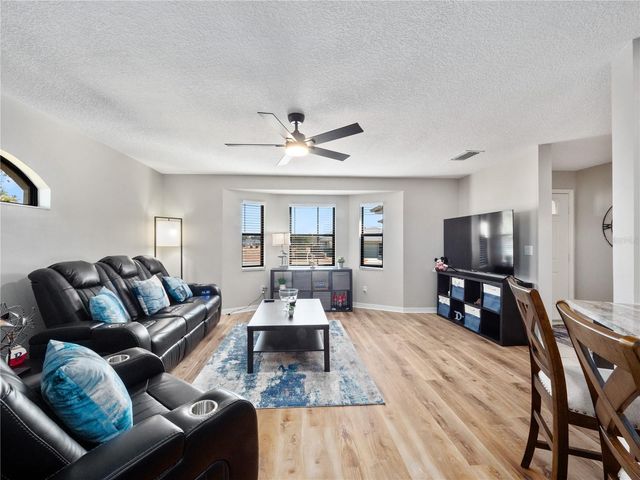 21821 KING JOHN STREET, Leesburg, FL 34748