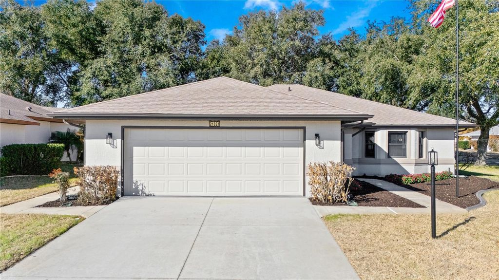 21821 KING JOHN STREET, Leesburg, FL 34748