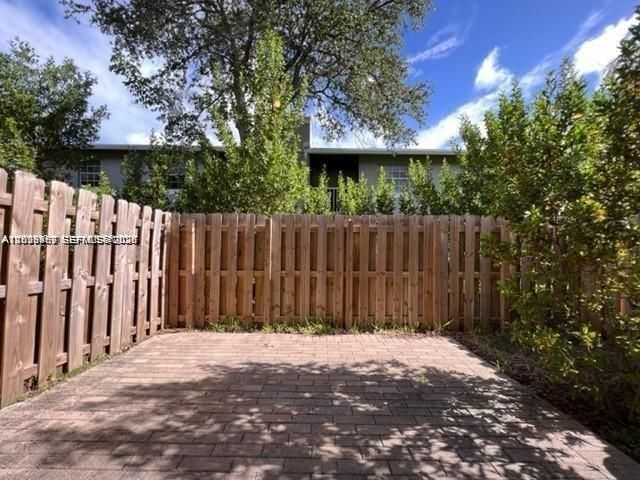 327 NE 208th Terrace, Miami, FL 33179