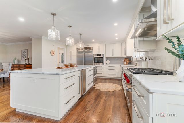 1240 Antietam Drive, Long Grove, IL 60047