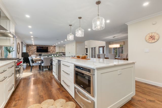 1240 Antietam Drive, Long Grove, IL 60047