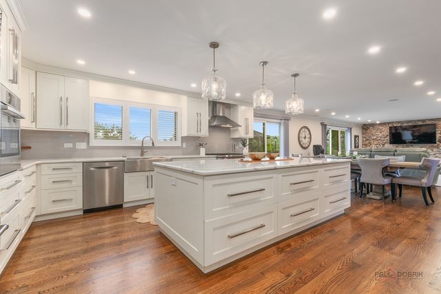 1240 Antietam Drive, Long Grove, IL 60047