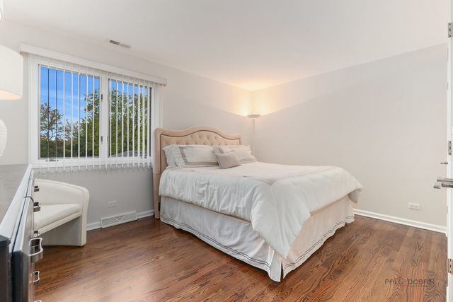 1240 Antietam Drive, Long Grove, IL 60047