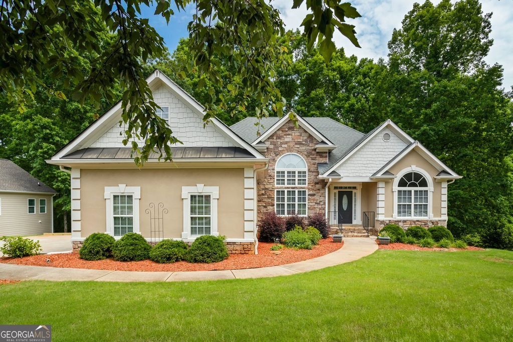 115 Blue Grass Way, Oxford, GA 30054