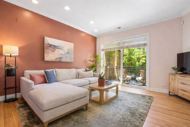 2547 N Clark Street 2N, Chicago, IL 60614