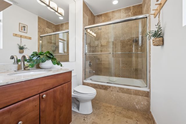 2547 N Clark Street 2N, Chicago, IL 60614