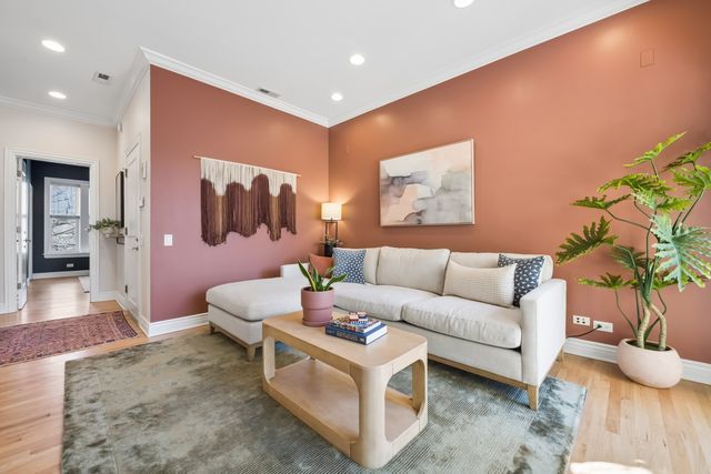 2547 N Clark Street 2N, Chicago, IL 60614