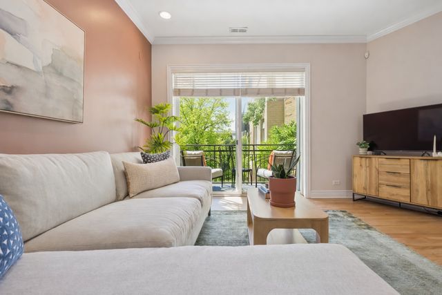 2547 N Clark Street 2N, Chicago, IL 60614