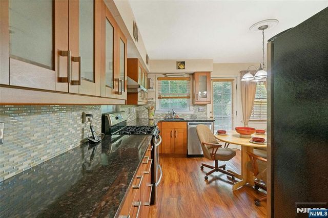 10-01 Plymouth Drive, Fair Lawn, NJ 07410
