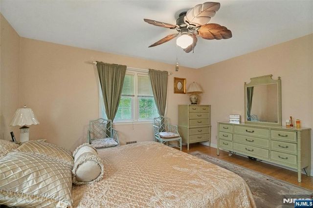 10-01 Plymouth Drive, Fair Lawn, NJ 07410