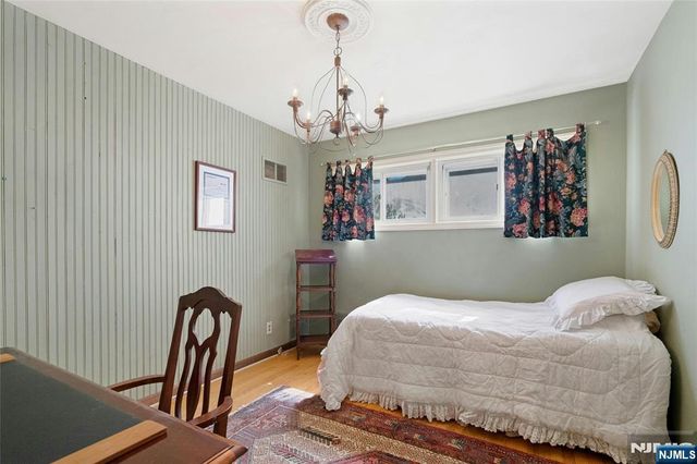 10-01 Plymouth Drive, Fair Lawn, NJ 07410