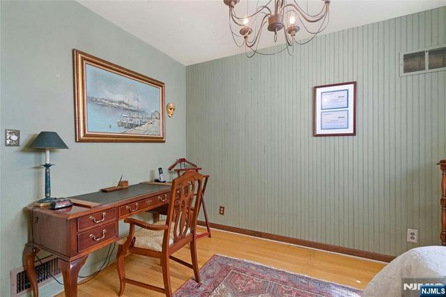 10-01 Plymouth Drive, Fair Lawn, NJ 07410