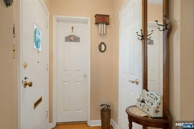 10-01 Plymouth Drive, Fair Lawn, NJ 07410