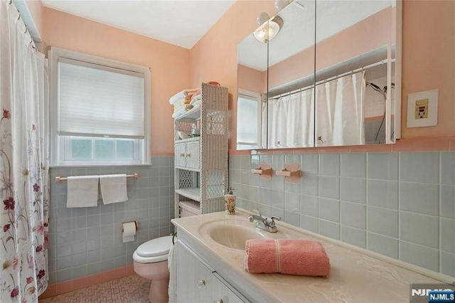 10-01 Plymouth Drive, Fair Lawn, NJ 07410