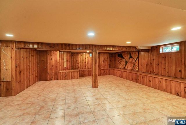 10-01 Plymouth Drive, Fair Lawn, NJ 07410