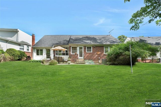 10-01 Plymouth Drive, Fair Lawn, NJ 07410