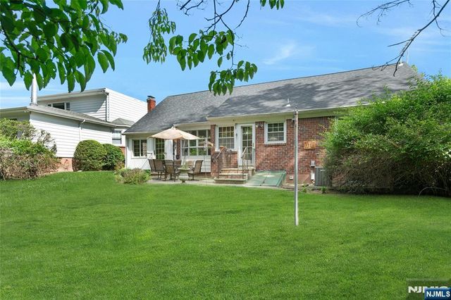 10-01 Plymouth Drive, Fair Lawn, NJ 07410