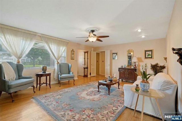 10-01 Plymouth Drive, Fair Lawn, NJ 07410