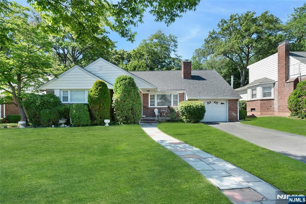 10-01 Plymouth Drive, Fair Lawn, NJ 07410