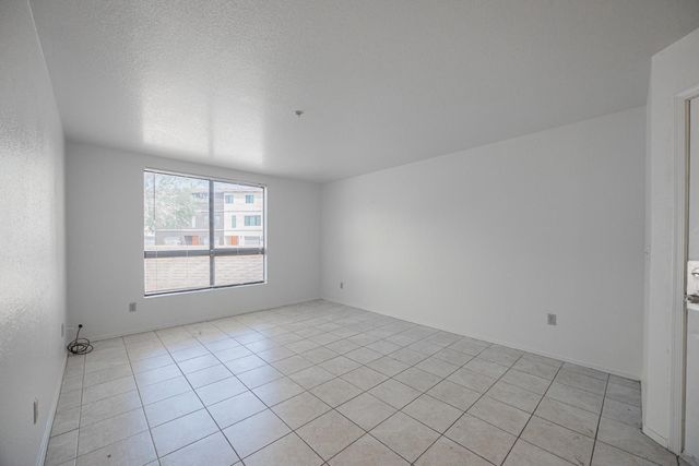 16033 N 25th Street Apt 102, Phoenix, AZ 85032