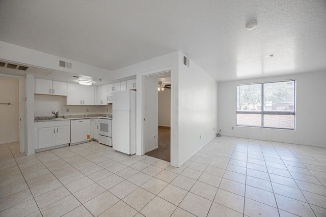 16033 N 25th Street Apt 102, Phoenix, AZ 85032