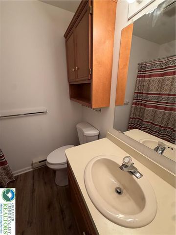 916 Cold Spring Road 4, Lower Macungie Twp, PA 18103