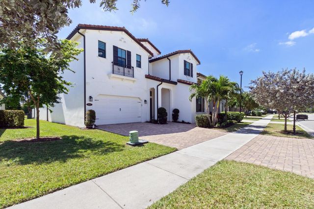 8451 Grand Prix Lane, Boynton Beach, FL 33472
