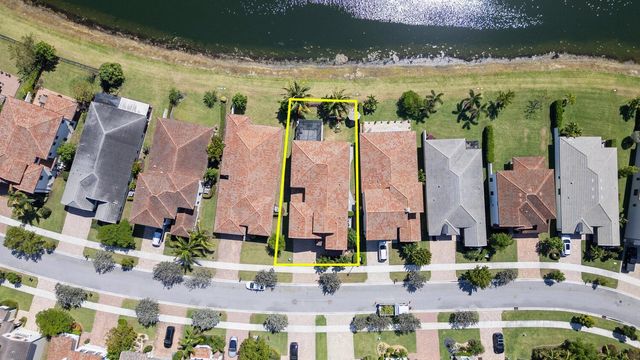 8451 Grand Prix Lane, Boynton Beach, FL 33472
