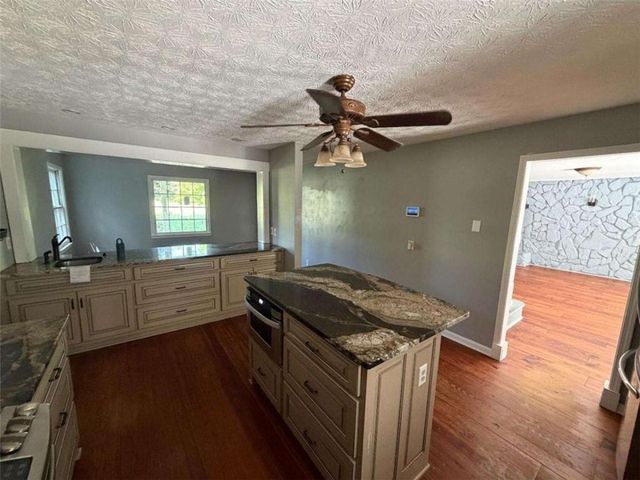 75 Price Drive, Locust Grove, GA 30248