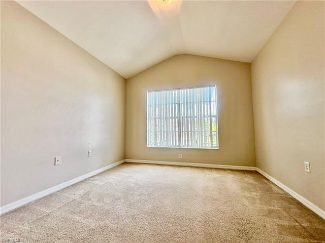 996 Hampton CIR 71, Naples, FL 34105