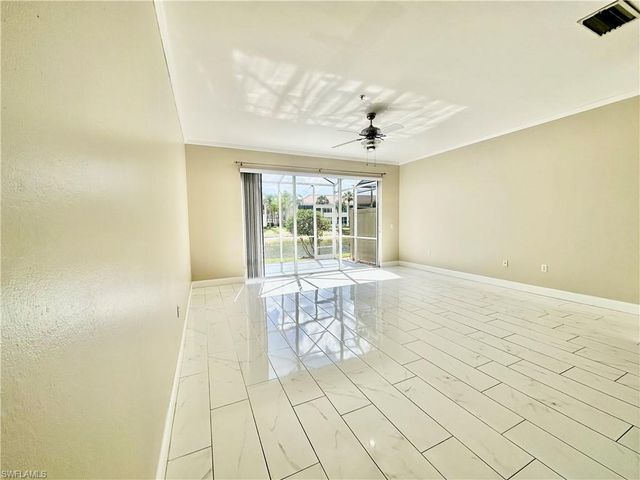 996 Hampton CIR 71, Naples, FL 34105
