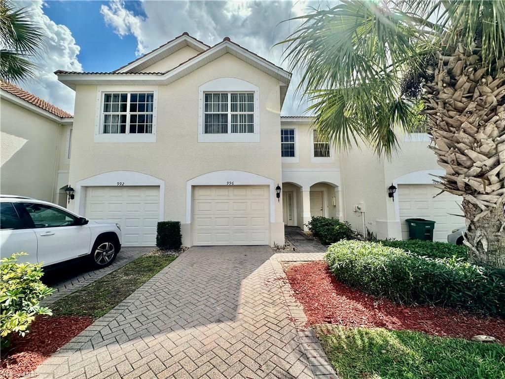 996 Hampton CIR 71, Naples, FL 34105