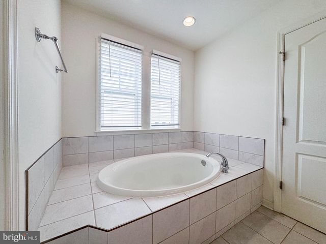 9322 ALLOWAY DR, Hagerstown, MD 21740