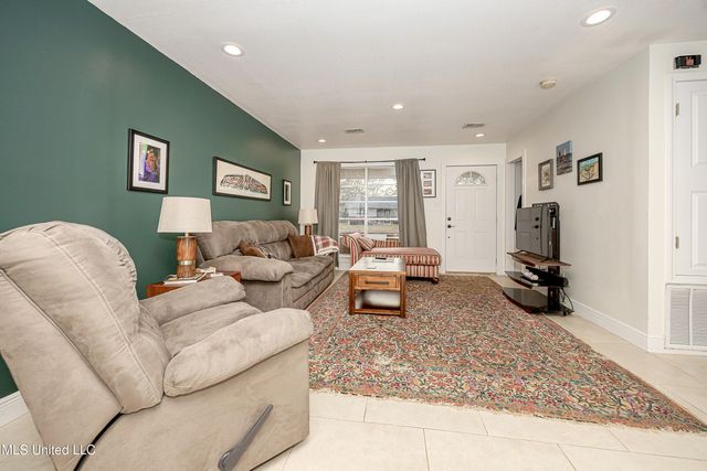 407 Holly Road, Ocean Springs, MS 39564