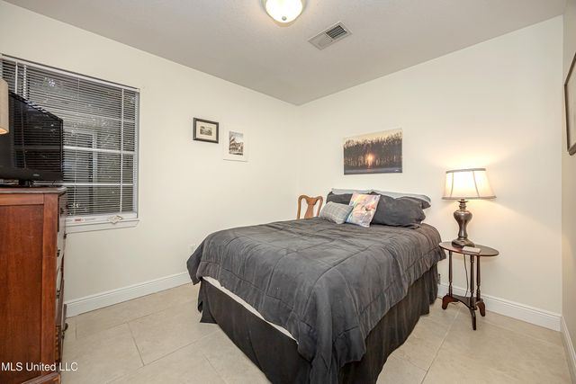 407 Holly Road, Ocean Springs, MS 39564