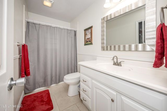 407 Holly Road, Ocean Springs, MS 39564