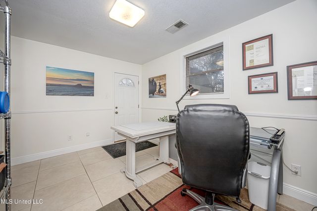 407 Holly Road, Ocean Springs, MS 39564