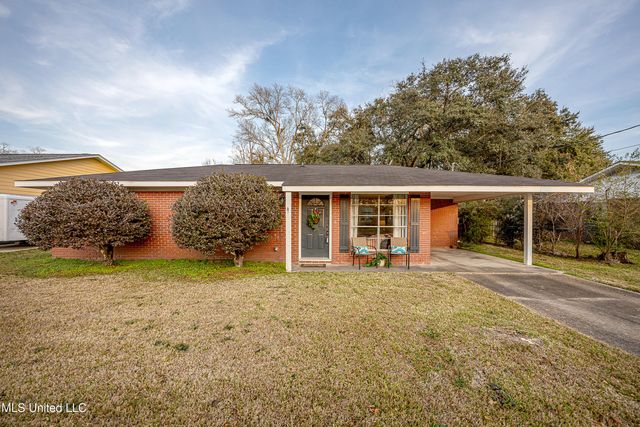 407 Holly Road, Ocean Springs, MS 39564