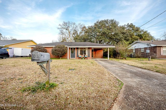 407 Holly Road, Ocean Springs, MS 39564