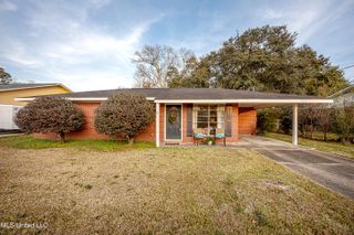 407 Holly Road, Ocean Springs, MS 39564