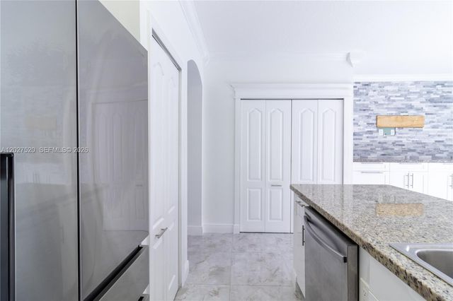 8360 NW 10th St 3C, Miami, FL 33126