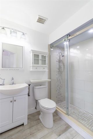 8360 NW 10th St 3C, Miami, FL 33126